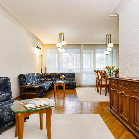 Retro-lux 2br In Kapana Old Town View Daire